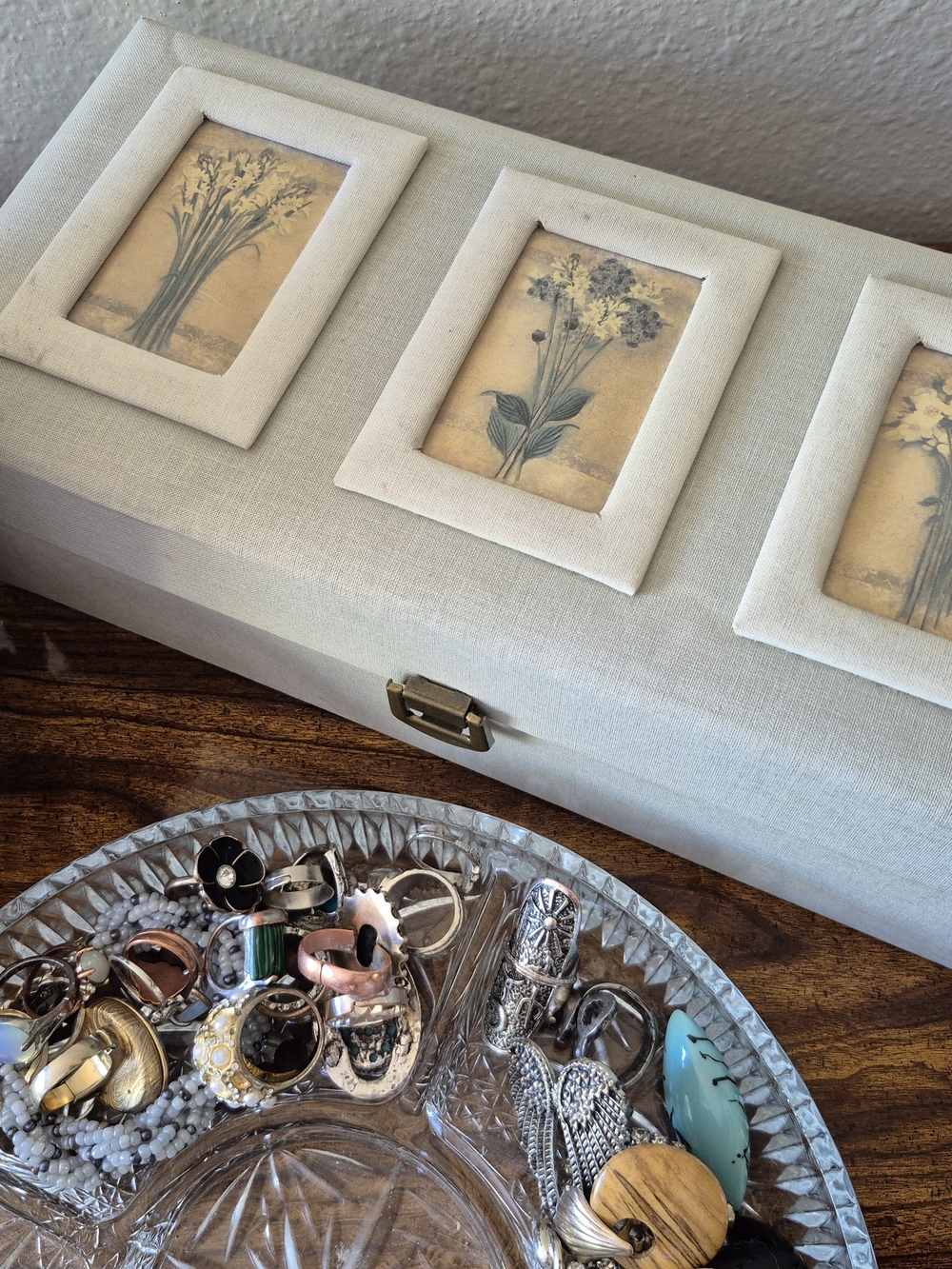 Linen Keepsake Box with Floral Frame Insets - Oilive Cream Color